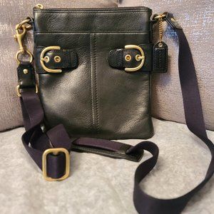 Coach Leather Swingpack Crossbody bag in Black